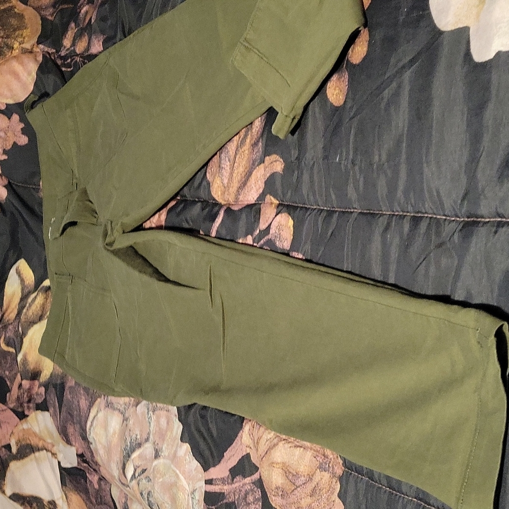 Green old navy pixie ankle pants